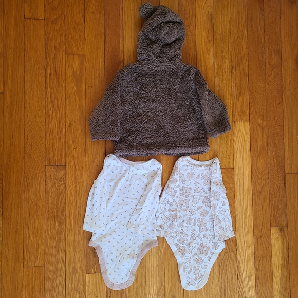 Baby onesie and  cozy jacket - Picture 7 of 15